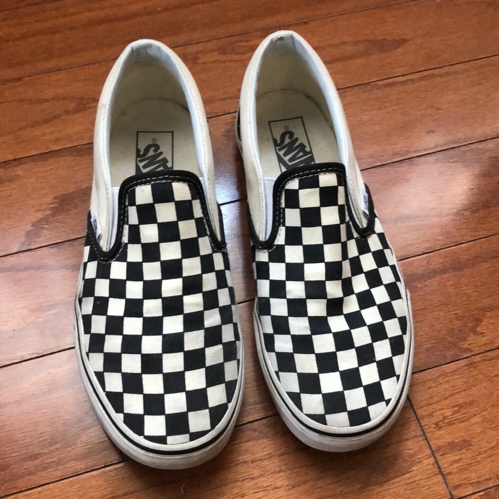 Vans women’s checkered slip on SIZE 9